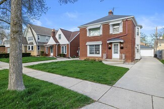 2030 N 86th St Unit 2030, Wauwatosa, WI 53226