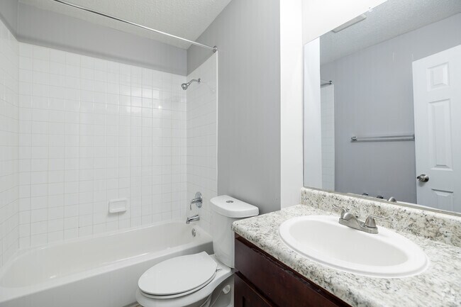 2BR, 2BA - 1,147SF - Primary Bathroom