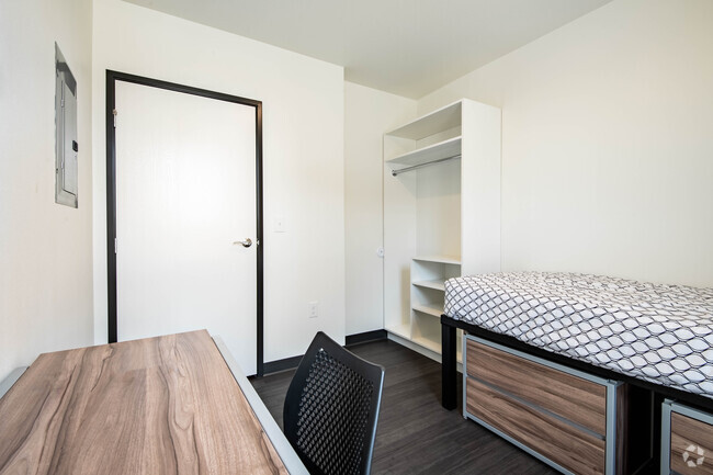 4BR, 2BA - 1012SF