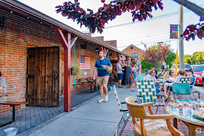 Satellite Bar and Lounge and Block Taco are popular dining venues in Lake Forest.