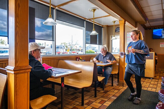 Stop in at George Webb Restaurant in Morgan Heights for a wholesome cooked meal.