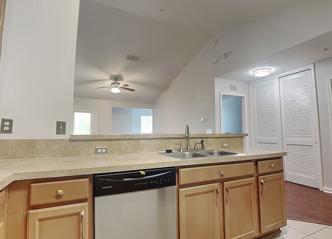 575 Oakleaf Plantation Pkwy unit 715, Orange Park, FL 32065 - photo 7