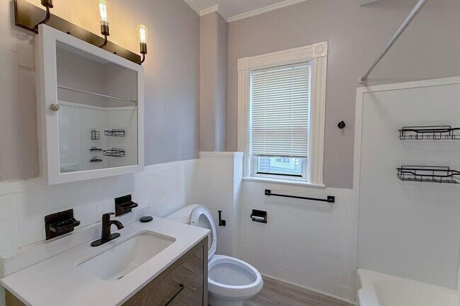 301 Medford St unit 2, Somerville, MA 02143 - photo 4