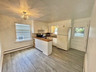 25 Moody St Unit 1, Lewiston, ME 04240