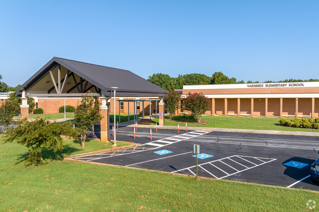 Varennes Elementary has less than 400 total students enrolled in Downtown Anderson.