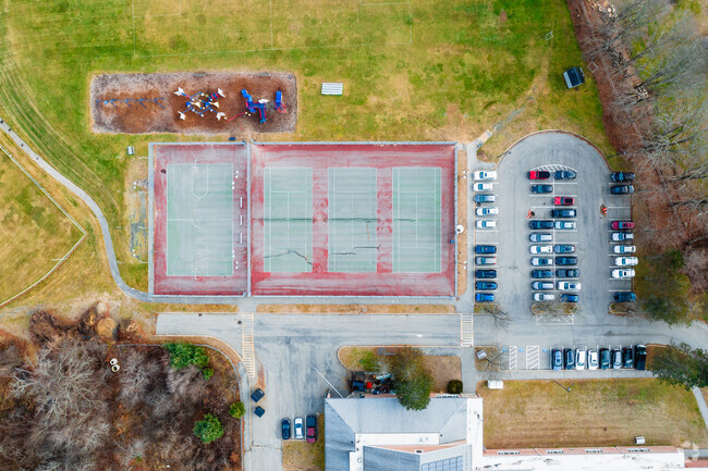 West Brookfield Elementary provides a well-rounded education and promotes academic excellence.