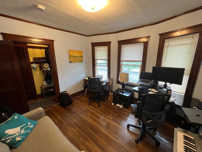 16 Silvey Place unit 2, Somerville, MA 02143 - photo 3