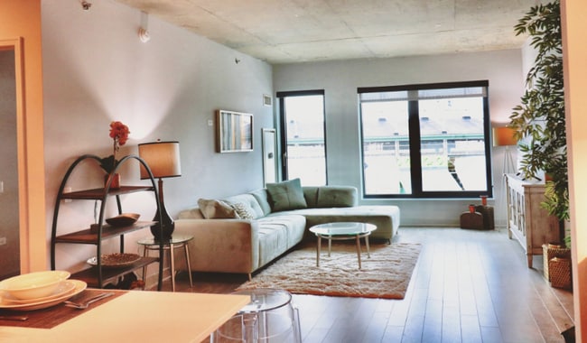 1040 W Addison St, Chicago, IL 60613 - photo 4