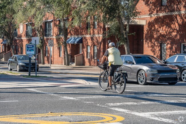 Oakview is bike-friendly, with many residents cycling around town.