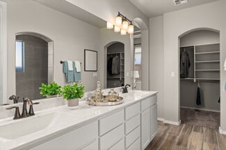 18 Calle Granada, Los Lunas, NM 87031