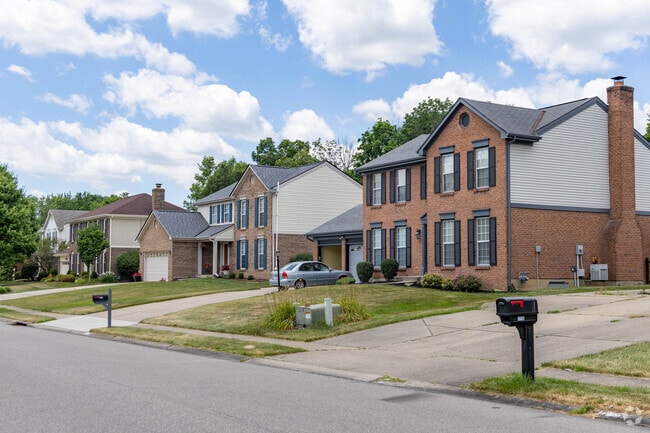 Ranch, Cape Cods, and split-level homes are at the lower end of the price range in Oakbrook.