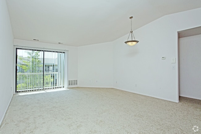 2 Bedroom, 1 Bath - Living Room