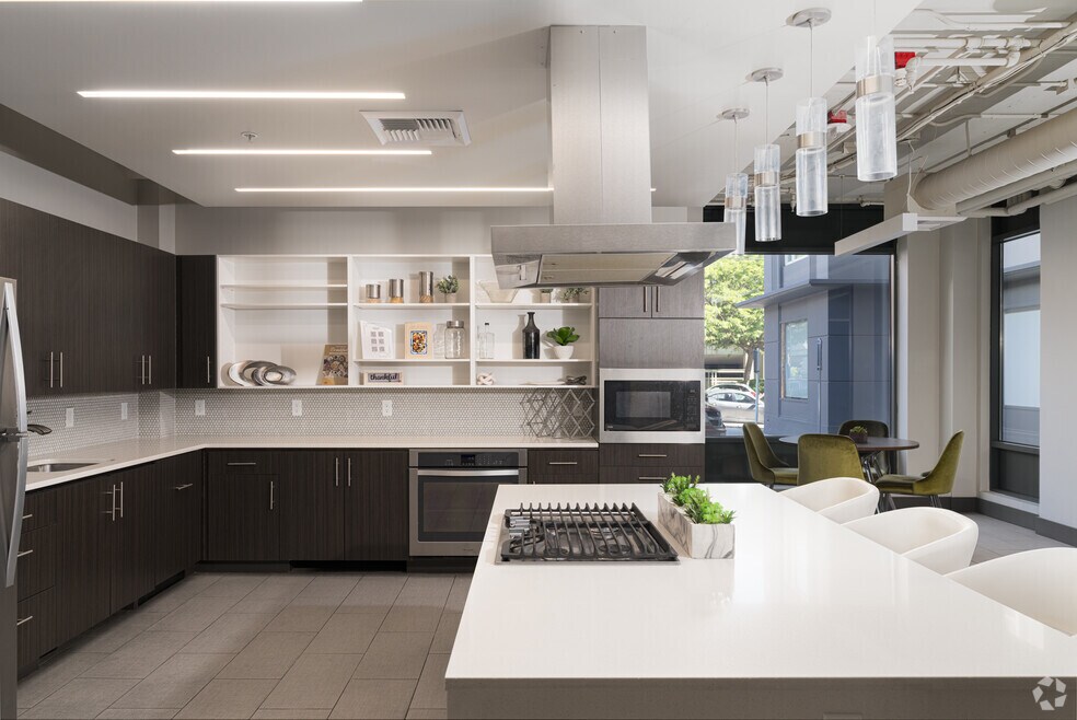 Cooper George, Spokane, WA 99204 - photo 1