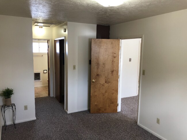 815 4th St SW unit 826, Valley City, ND 58072 - photo 5