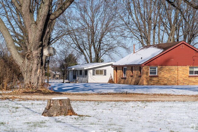 Traditional minimal homes in Lisbon are well-kept and have moderate sized yards.