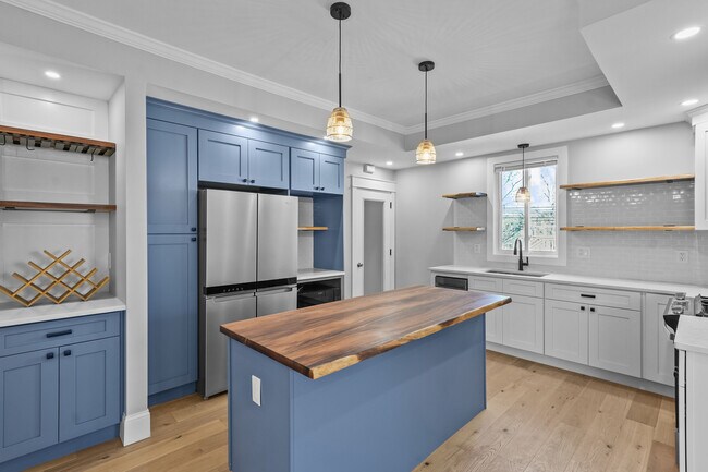 20 Summer St unit 1, Newport, RI 02840 - photo 3