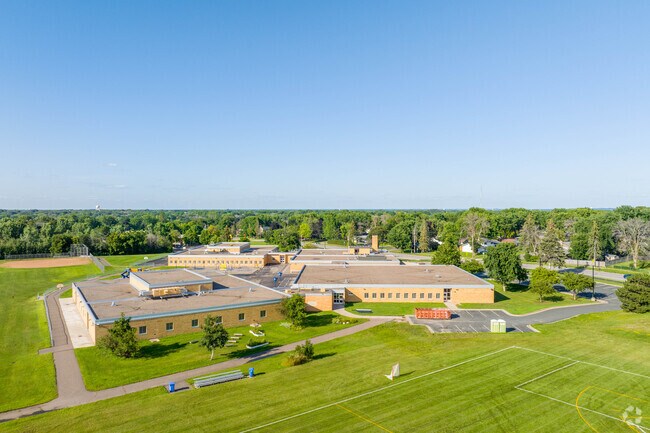 Sonnesyn Elementary in New Hope has a balanced student population of 48% female and 52% male.