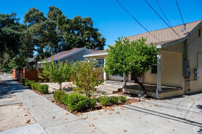 Ranch style homes are a popular option in Downtown/Todos Santos.