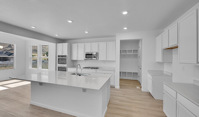 2029 E Burger St, Lake Point, UT 84074 - photo 2