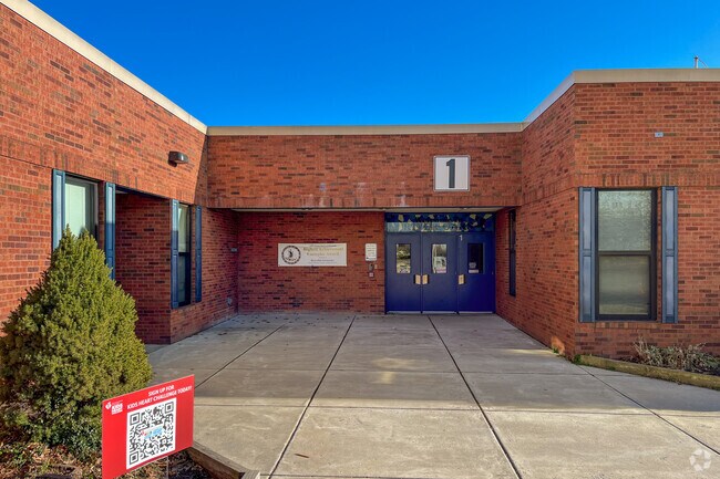River Oaks Elementary