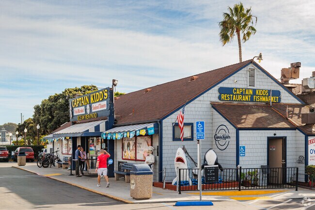 Captain Kidd's Fish Market & Restaurant is favorite spot among locals in Redondo Beach.