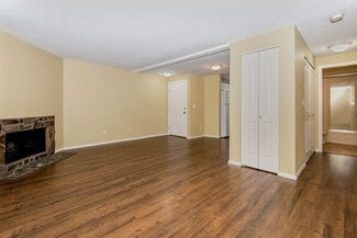 12400 SW Gingham Ln Unit D, Beaverton, OR 97008