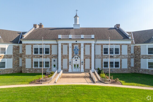 Muncy Junior/Senior High School has a student to teacher ratio of 13 to 1.