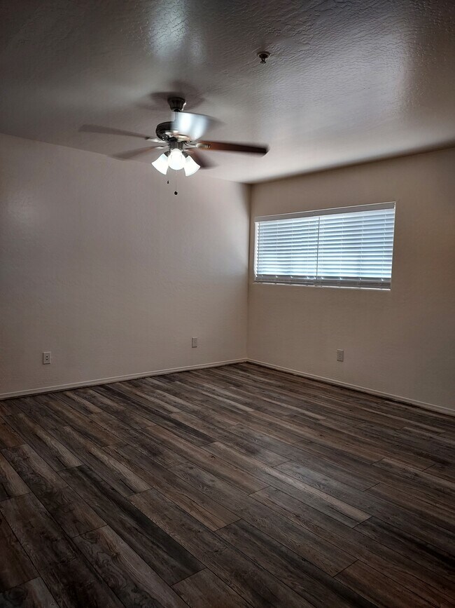 724 E Devonshire Ave unit 309, Phoenix, AZ 85014 - photo 6
