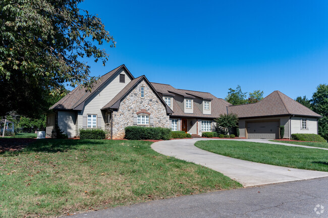 You can find several large homes with large yards in Huntscroft-New Forestdale.