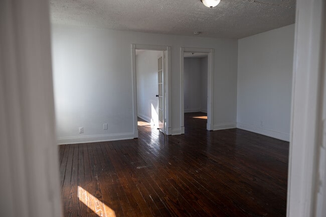 175 Gillette Ave unit 2, Louisville, KY 40214 - photo 3