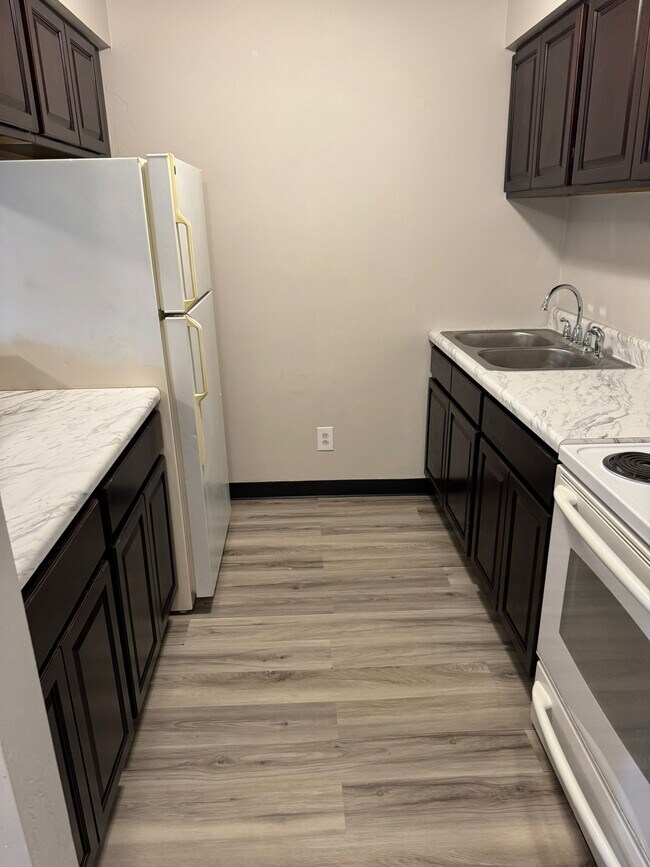 221 Cookstown New Egypt Rd unit E4, Cookstown, NJ 08511 - photo 7