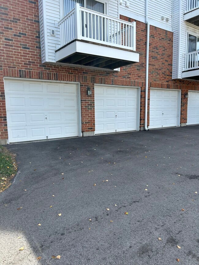 301 Clayton Crossing Place unit C, Ellisville, MO 63011 - photo 5