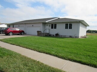 1137 Pleasant View Dr, Grand Island, NE 68801