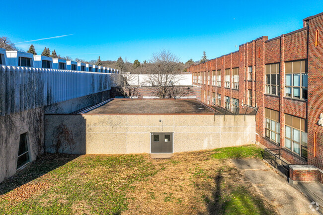 Murray Middle School, is ranked #4
in St. Paul Public School District Middle Schools.