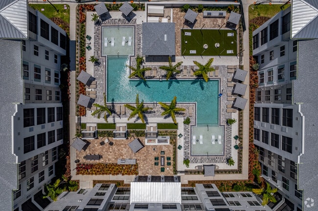 Cirrus at Aqua, Bradenton, FL 34210 - photo 7