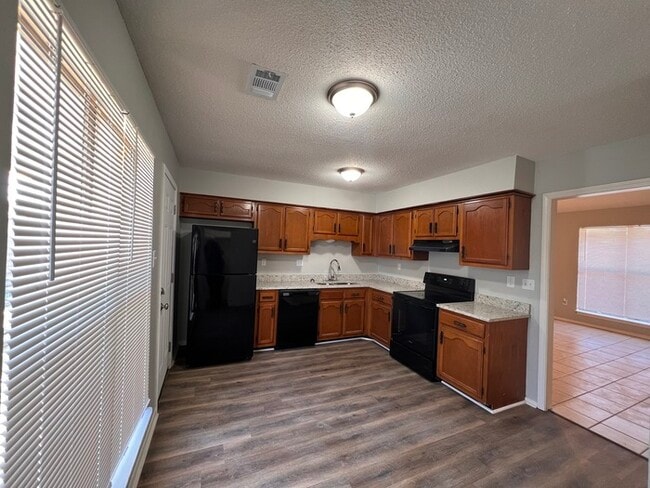 6270 Jamestown Dr, Horn Lake, MS 38637 - photo 6