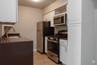 2215 E 51st St, Austin, TX 78723