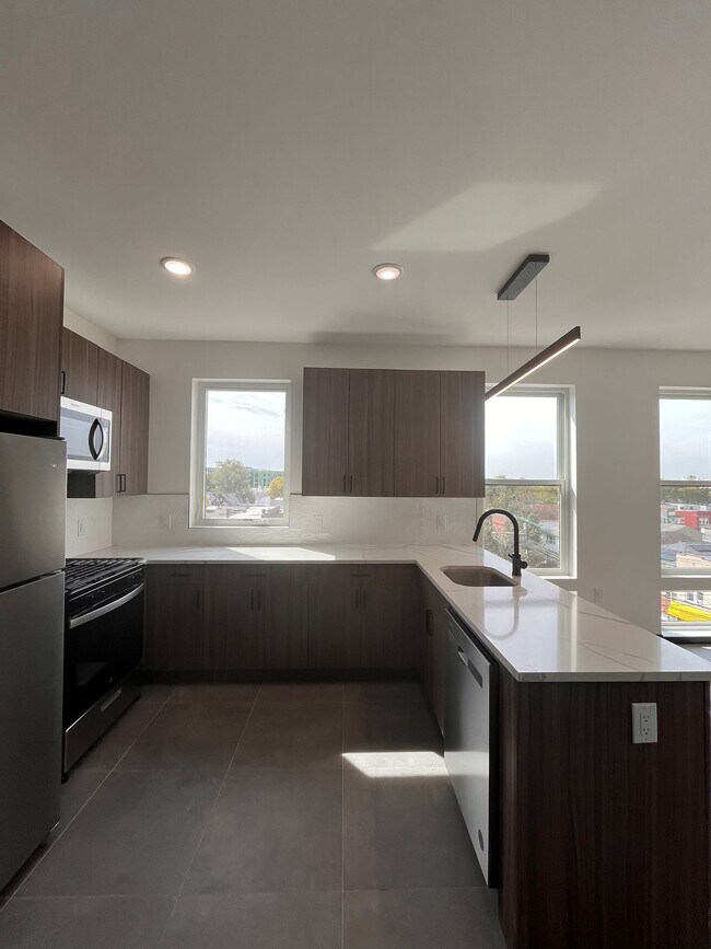 130 Mallory Ave unit 502, Jersey City, NJ 07304 - photo 5