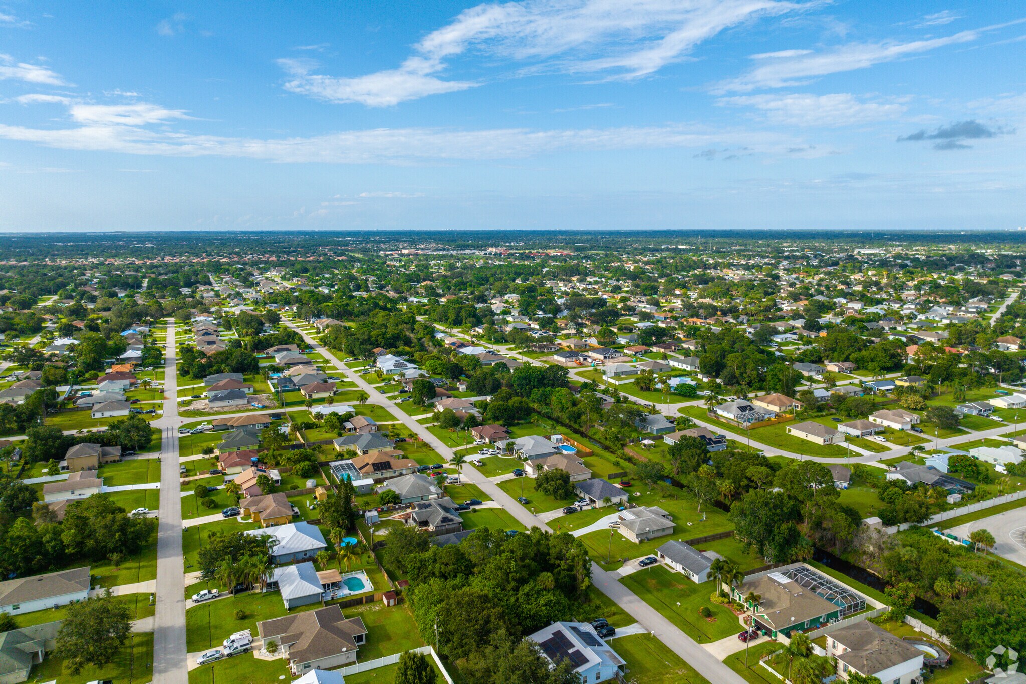 Aerial overview of Hammock Oaks and its homes.