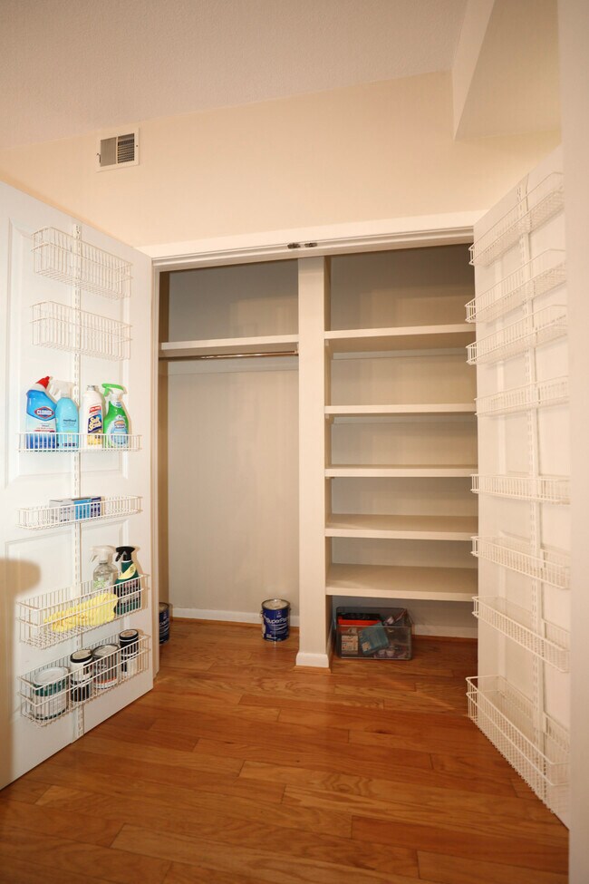 Quincy Park Lofts unit 704, Washington, DC 20001 - photo 6