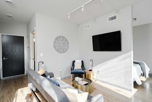 Arabella: 200 W 1st St - Cedar Falls, Cedar Falls, IA 50613 - photo 4