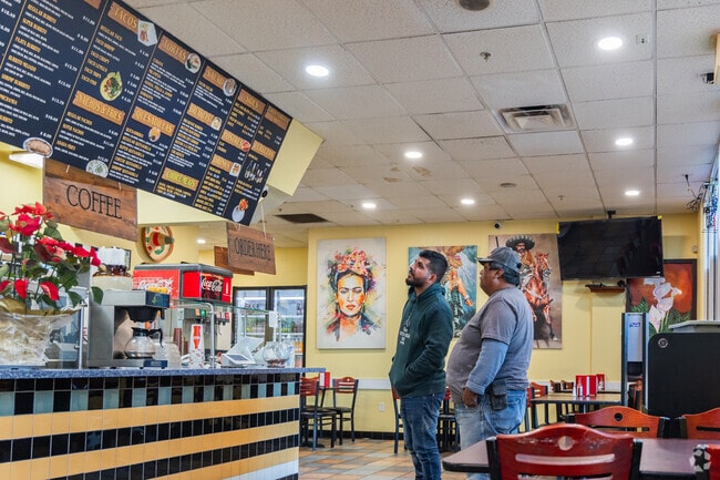 El Caminito Mexican Restaurant offers delicious and quick meals in Whispering Pines.