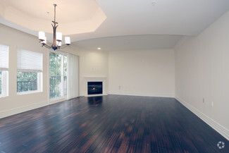 7430 Arizona Ave, Los Angeles, CA 90045