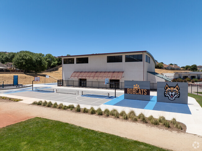 Discover diverse extracurriculars at Buena Vista Middle School in River Road.