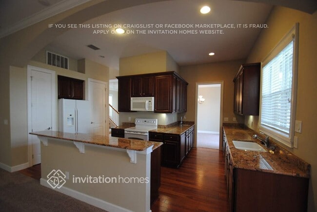 6573 Simone Shores Cir, Apollo Beach, FL 33572 - photo 2