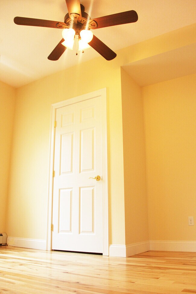 26 Converse Ct unit 3, Burlington, VT 05401 - photo 5