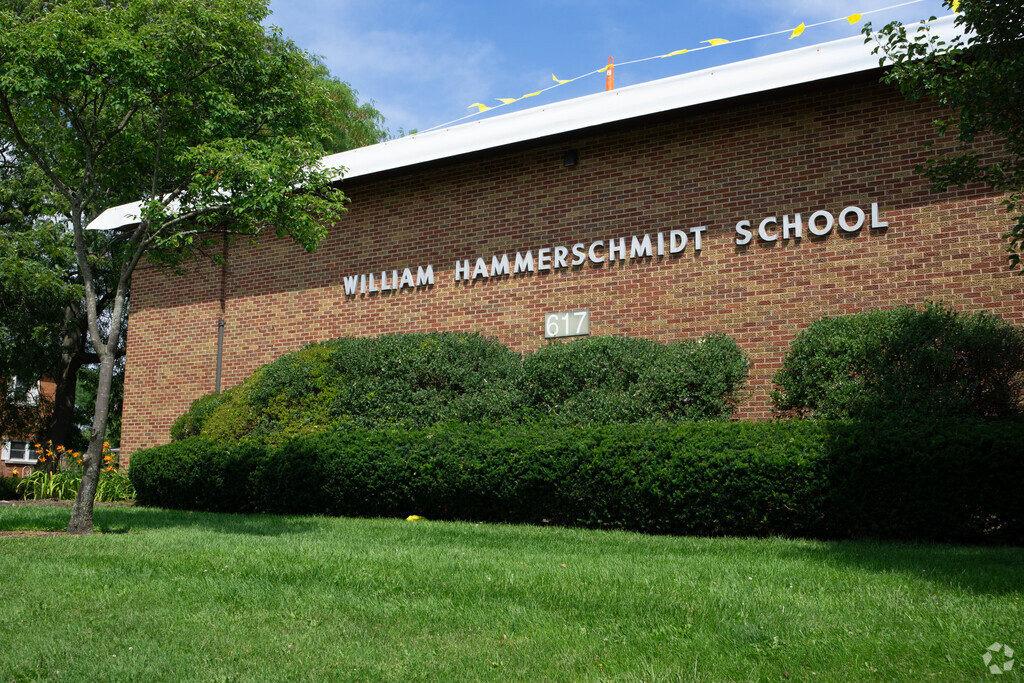 The Hammerschmidt Elementary School serves North Lombard students in grades K-5.