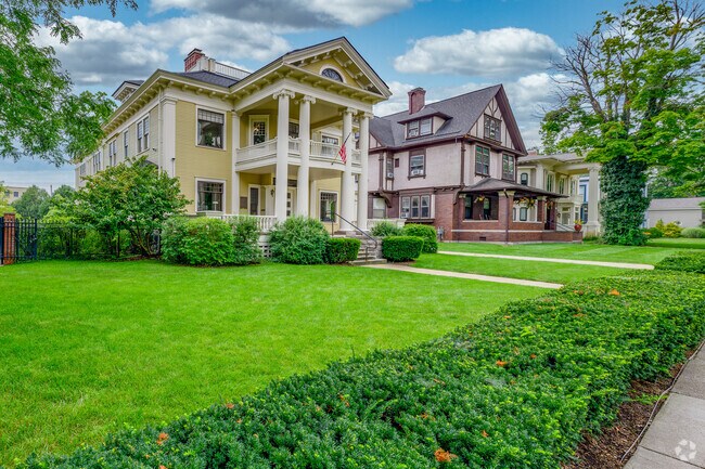 Central Business District includes homes in the South Street Historic District of Kalamazoo.