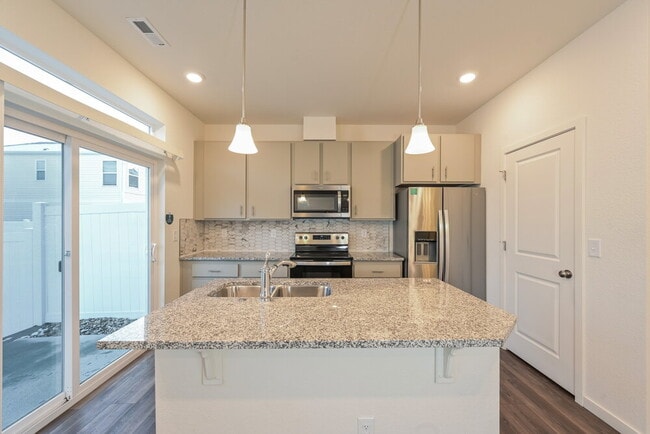 4674 N Tower Dr, Denver, CO 80249 - photo 6