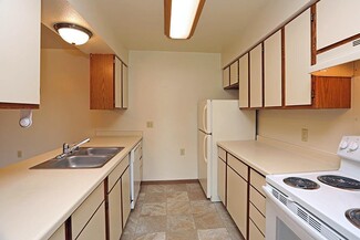 1931 S 39th St, Manitowoc, WI 54220